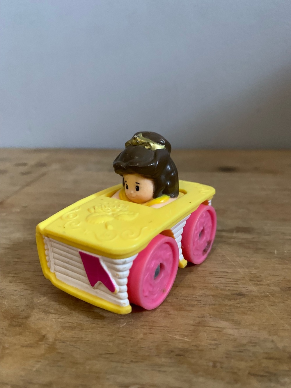 Disney Princess Fisher Price Little People Belle Yellow Pink Book Wheelies car